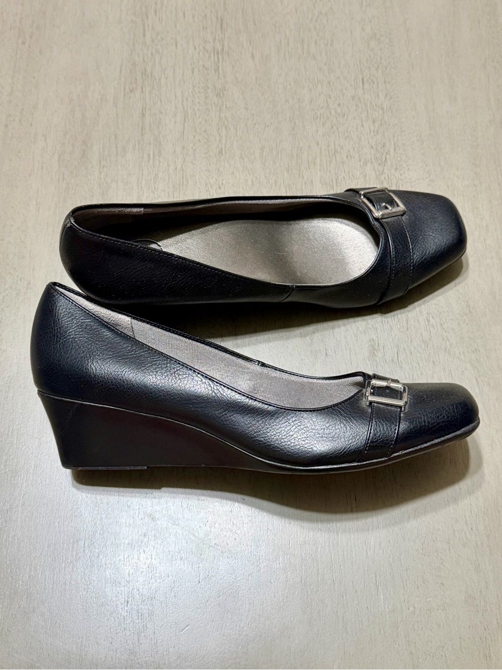 LifeStride Simply Comfort “Groovy” Black Wedge Pumps 11 NEW